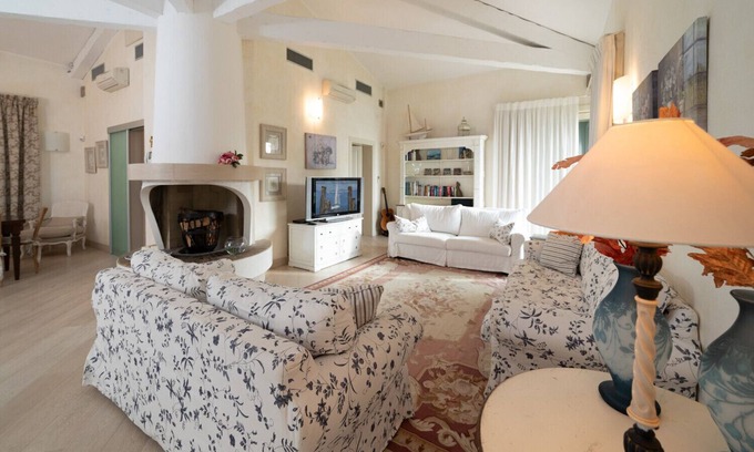 Gralaoni-Pralesi-Cisano Villa | Regarda - "Villa Infinity" with private pool and lake view