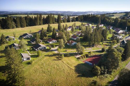 Montfaucon Resort | Reka-Feriendorf Montfaucon