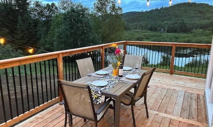 Matawinie Regional County Municipality Ski Chalet | Relaxing chalet in the heart of nature: lake, river, mountains and forest