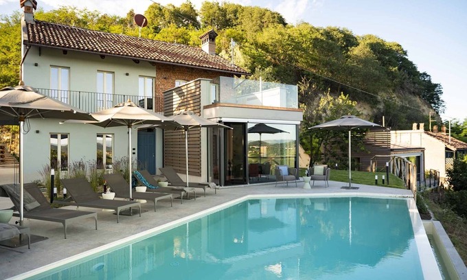 Monteu Roero Villa | Relais & SPA Casa Clara exclusive villa