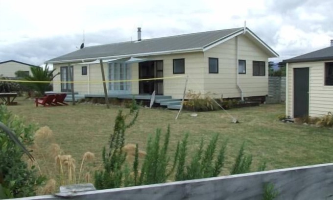 Te Horo Beach House | Relax and have fun close to the beach.