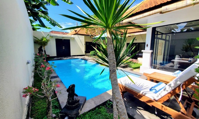 Babakan Villa | Relax and unwind in exquisite comfort in our enclosed 3-bedroom villa in Canggu