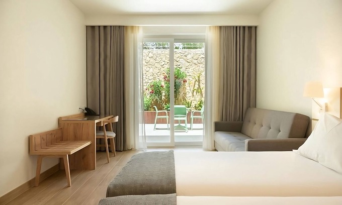 Luz Apartment | Relax and Unwind! Kitchenette, Pool, Pets Allowed, Near Boavista Golf Course!