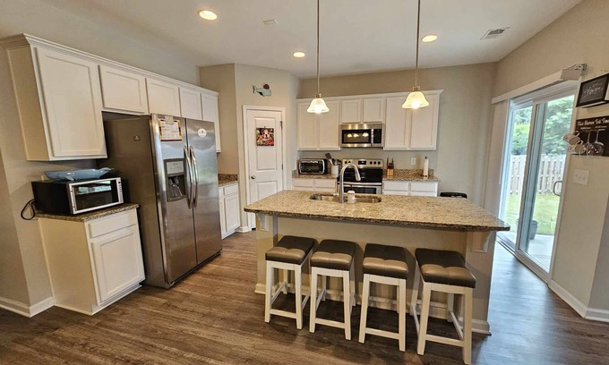 West Columbia House | Relax and Unwind in this Fully Furnished 3-Bedroom Gem in West Columbia