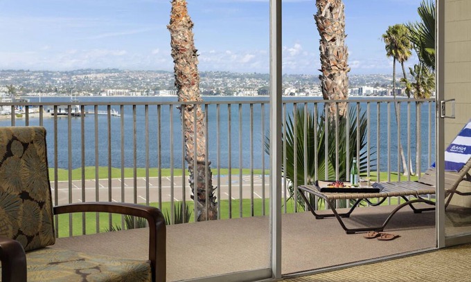 Central Mission Beach Hostel | Relax in Between Adventures! Free Parking, Pet-friendly Property w/Outdoor Pool