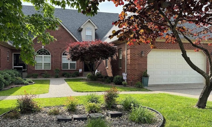 Bardstown House | Relax in Historic Bardstown – Spacious 3BR Townhome Minutes from Downtown