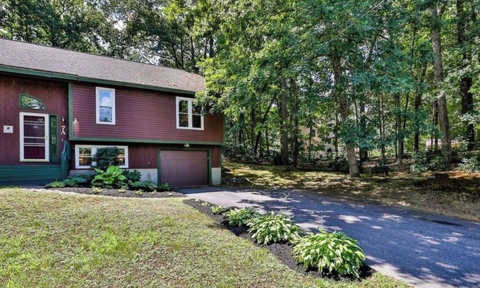 Hudson Condo | Relax in Our Cozy Duplex: Private, Quiet, and Perfect for Every Season!