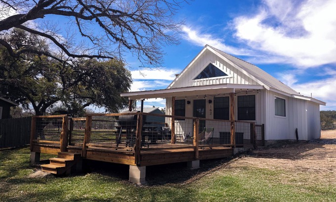 Uvalde House | Relax in style ~ The Chimney House on the river!