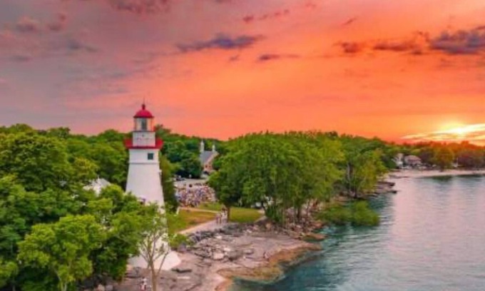 Gypsum Condo | Relax on beautiful Catabwa, Lake Erie in West Harbor