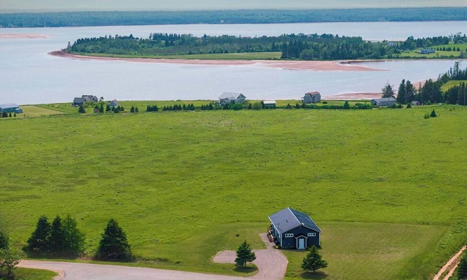 Little Pond Cottage | Relax, Recharge, & Rejuvenate at Sunrise Retreat