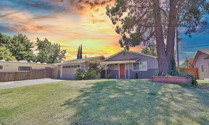 Rancho Cordova House | Relax & Unwind in Rancho - Huge Yard - Near Folsom
