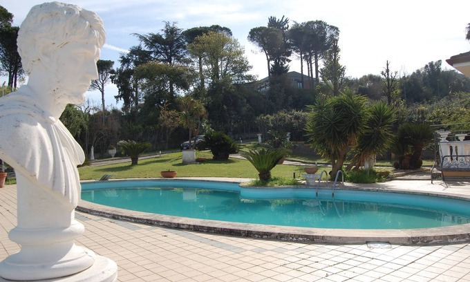 Frascati House | Relaxation at the Gates of Rome, with swimming pool