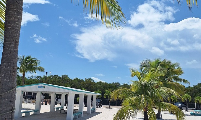 Key Largo Village House | Relaxation Home , closed to private comunity beach , restaurants , Publix .