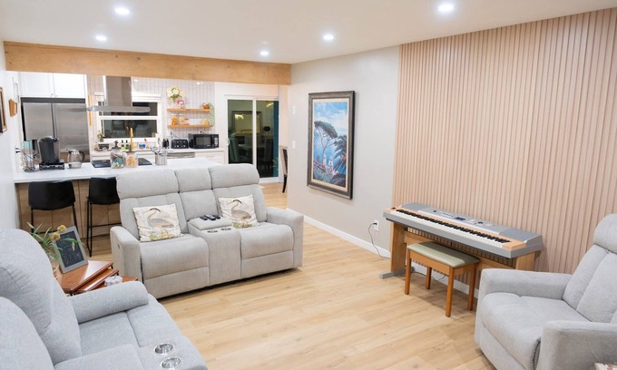 San Diego House | Relaxed Modern Comfort - 3 BR Home in Clairemont