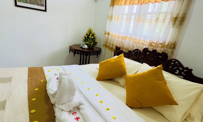 Seeduwa - Katunayake Villa | Relaxing 2BR Getaway/AC Room+ WiFi/Great Location Near Airport