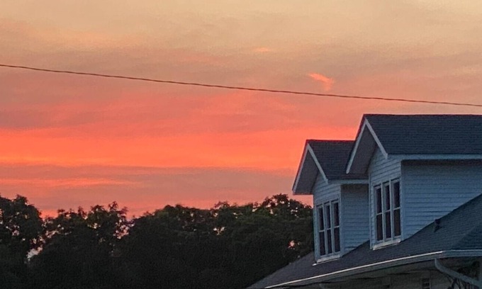 Lexington House | Relaxing 7- bedroom Retreat Center at Englishton Park. 250 acres, hiking trails
