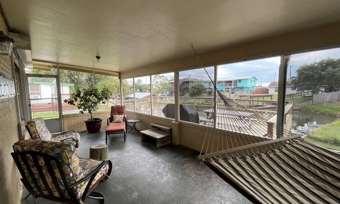 Flour Bluff House | Relaxing Coastal Treasure on the canal