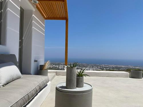 Santorini Villa | Relaxing Home