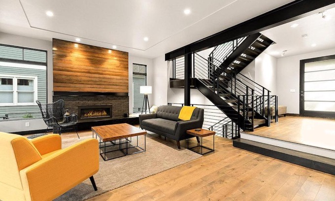 Old Town West House | Relaxing in Paradise with Private Rooftop Deck!