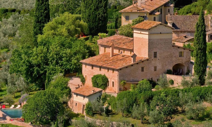 Poreta House | Relaxing Italian Home with Pool