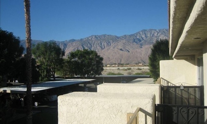 Cathedral City Cove Condo | Relaxing Quiet Condo community, great views, quick access to all the highlights.