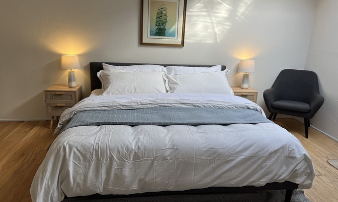 Shepherd Canyon House | Relaxing Retreat: 3 bedroom overlooking the bay. Dog-friendly!