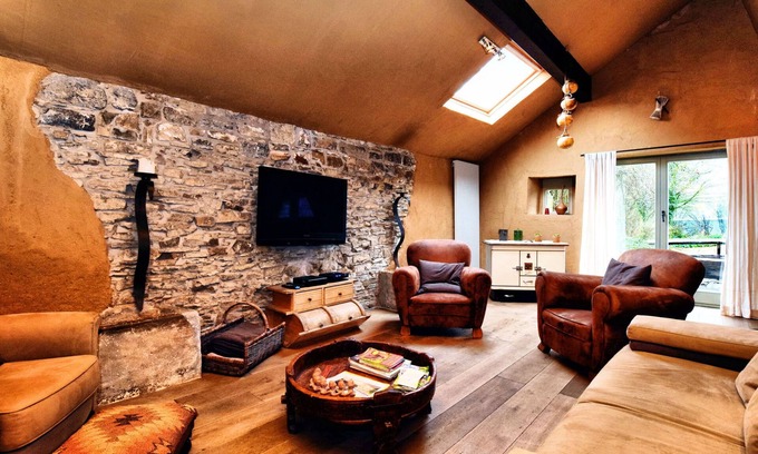 Ny Other | Relaxing Retreat Near Forests