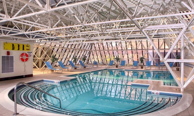 South Portland Hotel | Relaxing Room w/Sofa-bed and Complimentary Breakfast | Free Airport Shuttle