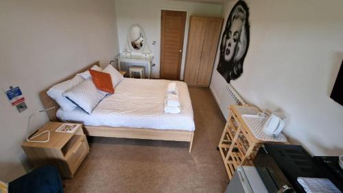 Morcott Apartment | Relaxing Room With Ensuite Rutland Point