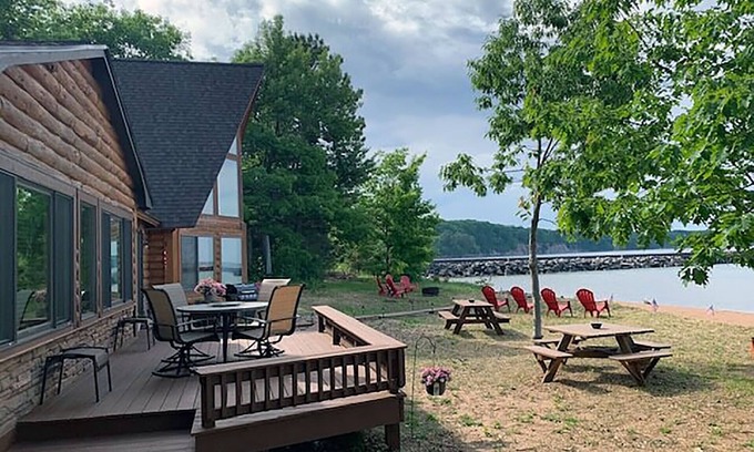 Big Bay House | Relaxing Sandy Beach Retreat on Lake Superior