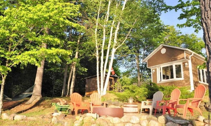 North Frontenac Cottage | Relaxing Waterfront Cottage Escape