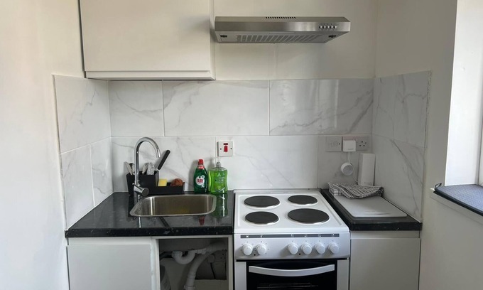 Cranbrook Apartment | Remarkable 1-bed Studio Apartment in Redbridge