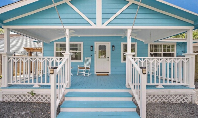 Shady Acres House | Remodeled Houston Heights Gem! | Stroll to Bars!