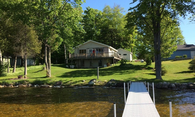 Germfask Cottage | Remodeled Lake Front Cottage On S. Manistique Lake, Great Views And Fishing