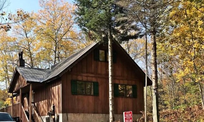 Upson Cabin | Rendezvous Cabin ~ A/C & Ensuite Sauna & More!