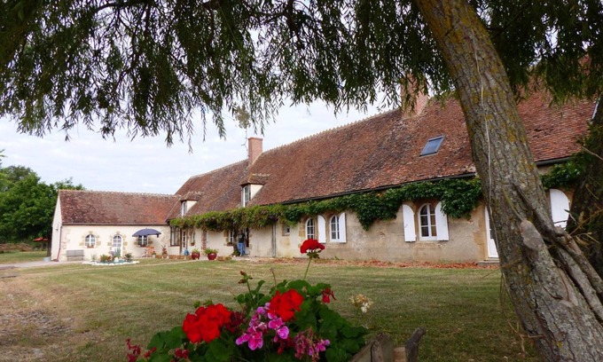 Lurcy-Levis Cottage | Renovated 19th Century Farmhouse with Private Terrace, Nature Views, and Modern Amenities