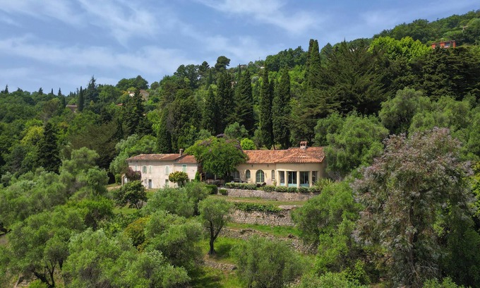 Cabris Villa | Renovated 19th-century country house