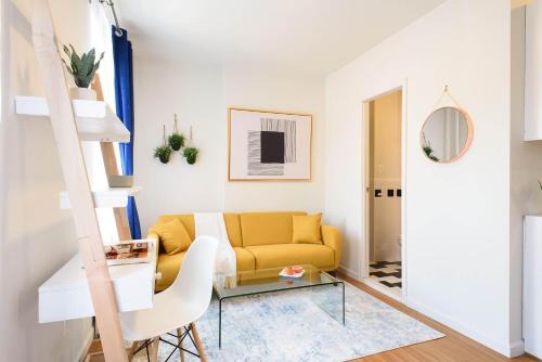 Ukrainian Village Apartment | Renovated 1br in East Village