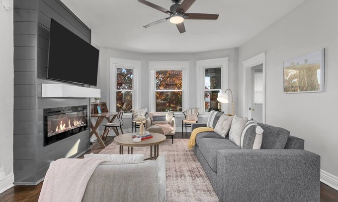Hanover Place House | Renovated 5BR/4BA Home Near Country Club Plaza | Ideal for Families & Groups