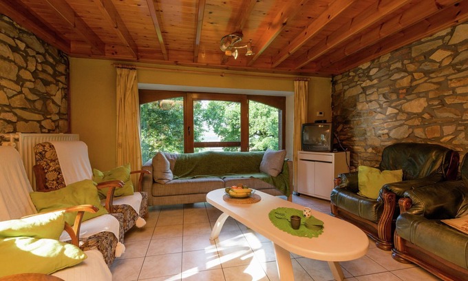 Vielsalm House | Renovated farmhouse from 1832 with beautiful view of winter sports area