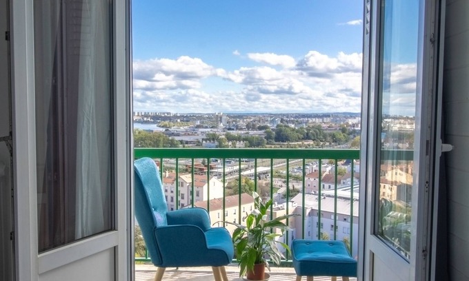 Oullins Apartment | Renovated 2-bed Apartment 2 min From Lyon