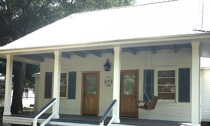 Washington House | Renovated historical cottage, great location to all of Acadiana attractions