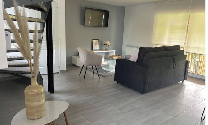 Digoin House | Renovated house with covered terrace and garden