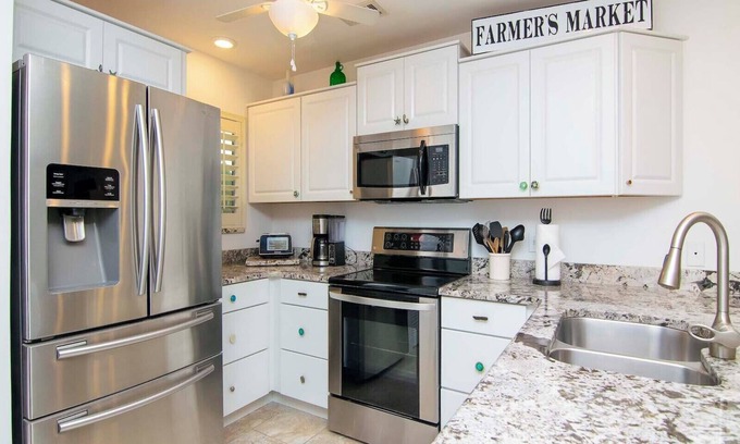 Wesley Chapel Condo | Renovated Saddlebrook 1st Floor 2bd/2ba Condo w/Golf & Water Views