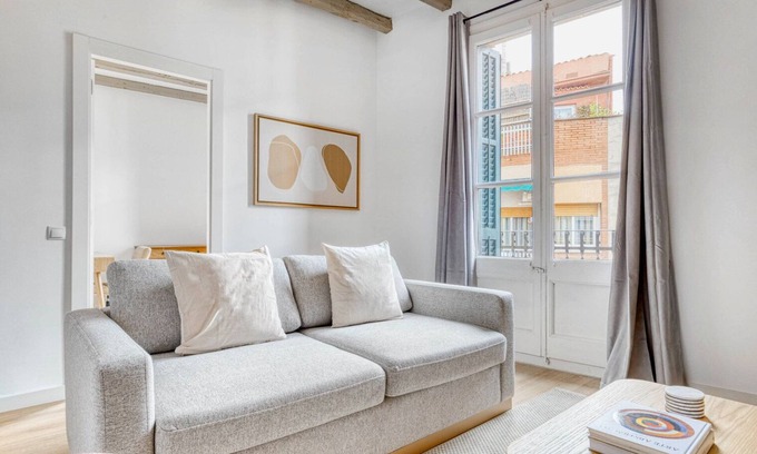 Sarria Apartment | Renovated Sarrià 3br w/Balcony, by Blueground