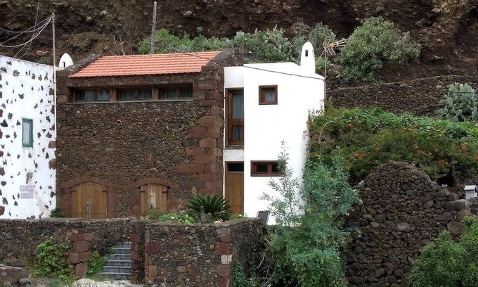 Mocanal Cottage | Renovated stone house 6 minutes from Valverde
