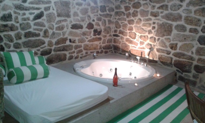 Arnoia Cottage | Renovated Stone House, in the Ribeiro region, ideal family and friends