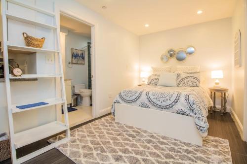 Beacon Hill Apartment | Renovated Studio, Steps To Mgh, Suffolk, Sleeps 4