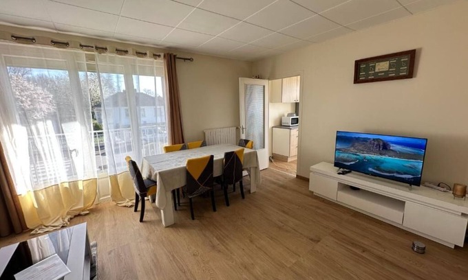 Vendeuvre-sur-Barse House | Renovated townhouse near lakes and Nigloland park