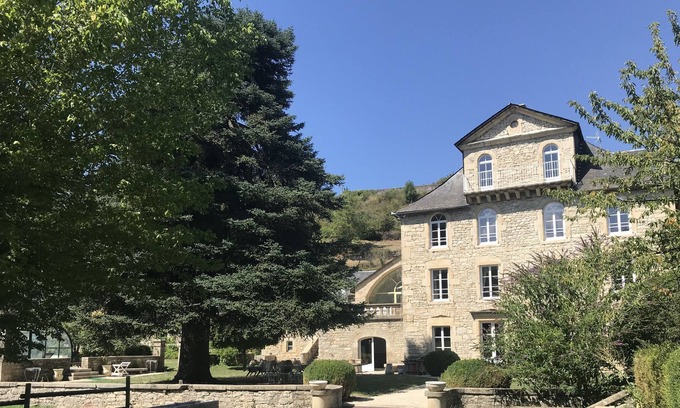 Gaillac-d'Aveyron House | Rent charming residence in Aveyron. 20 beds.